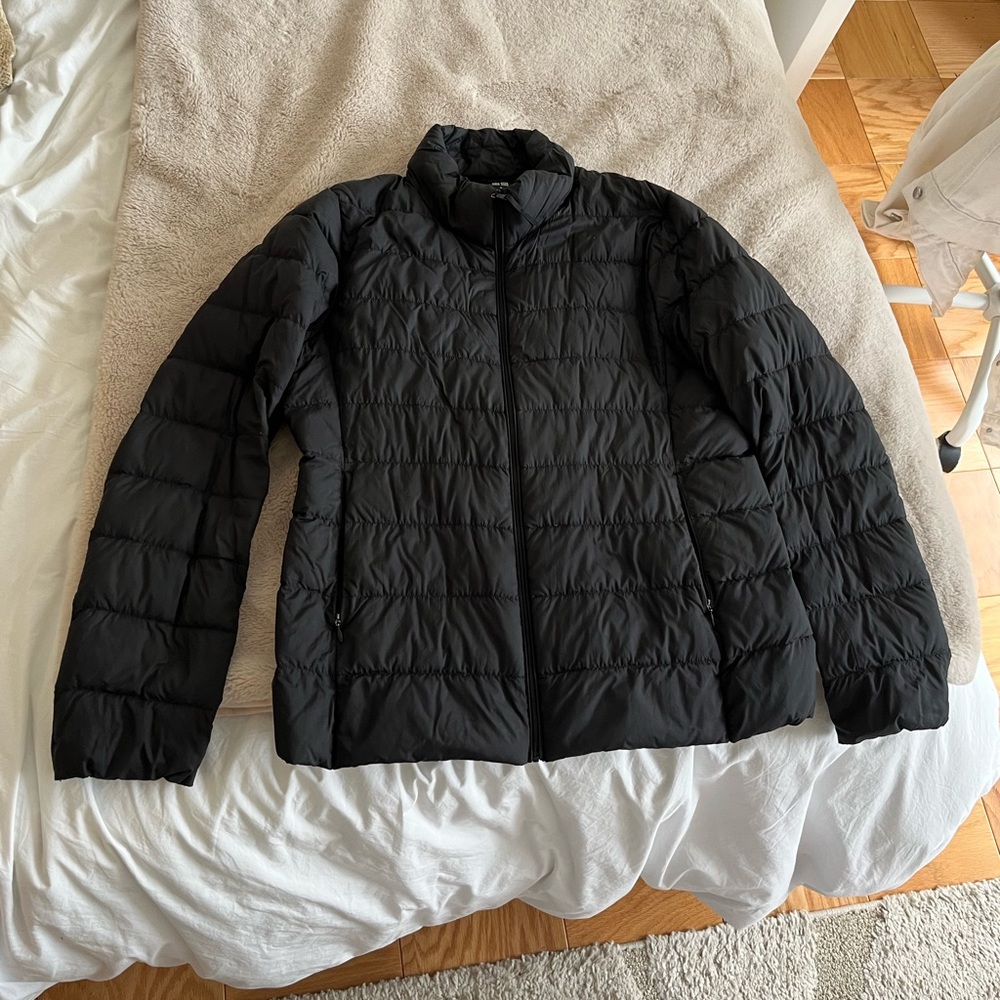 UNIQLO Black Light Weight Puffer Jacket